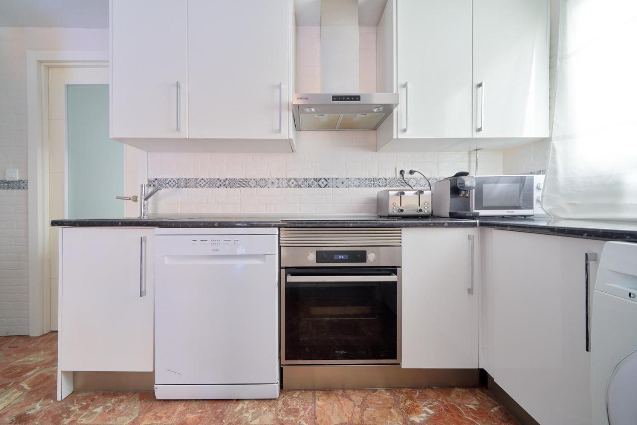 Sun-Kissed Getaway Apartment มาลากา ภายนอก รูปภาพ
