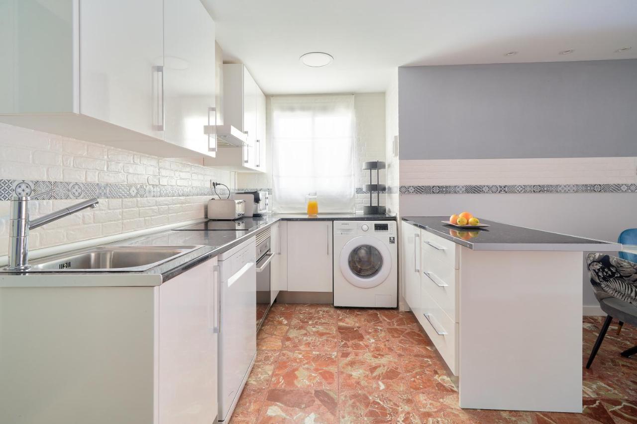 Sun-Kissed Getaway Apartment มาลากา ภายนอก รูปภาพ