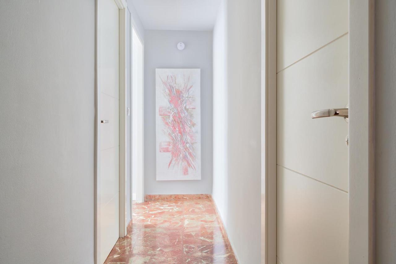 Sun-Kissed Getaway Apartment มาลากา ภายนอก รูปภาพ