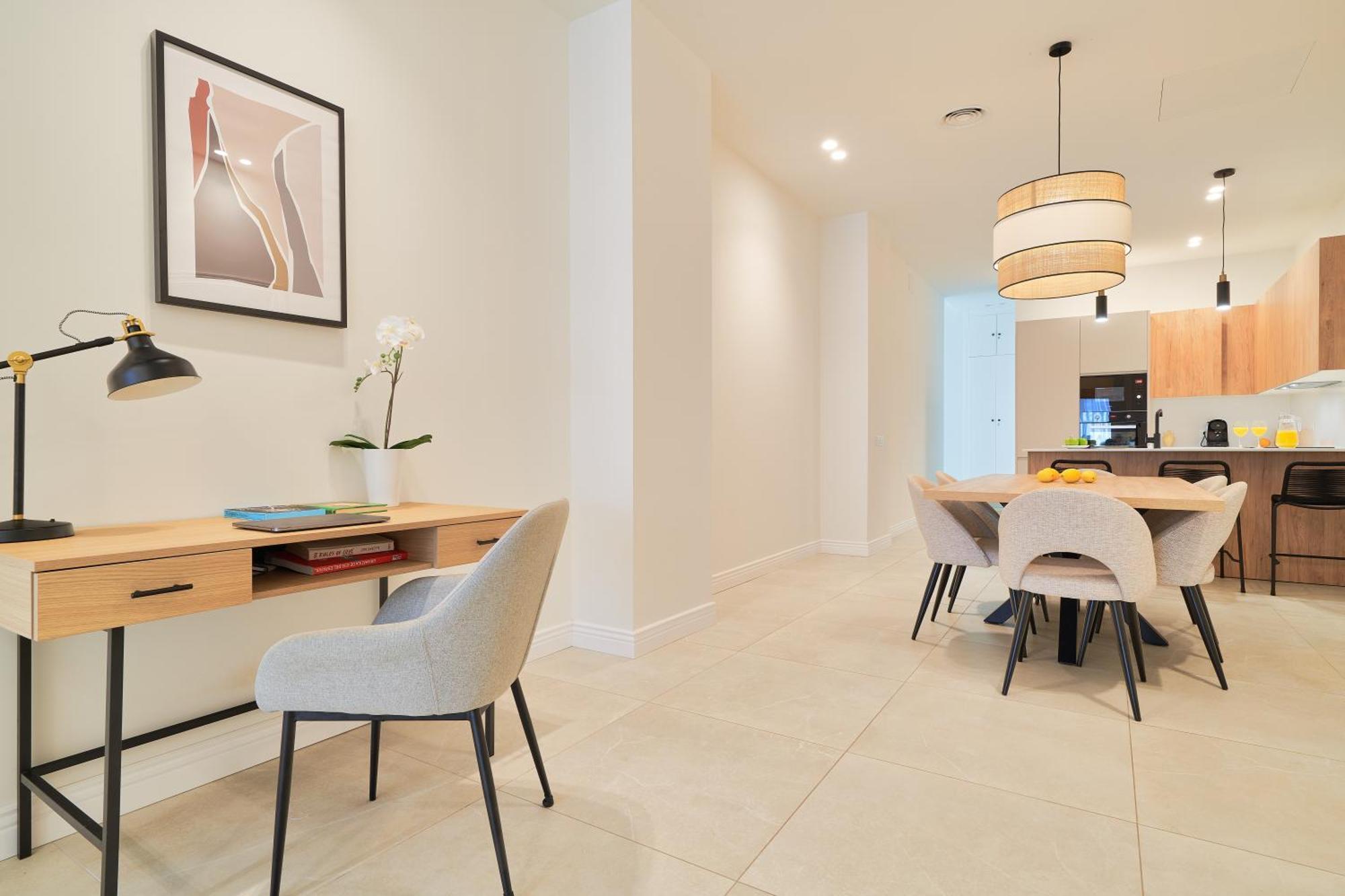 Sun-Kissed Getaway Apartment มาลากา ภายนอก รูปภาพ