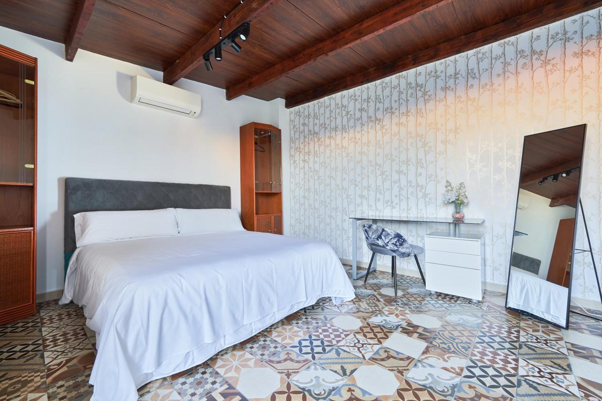 Sun-Kissed Getaway Apartment มาลากา ภายนอก รูปภาพ